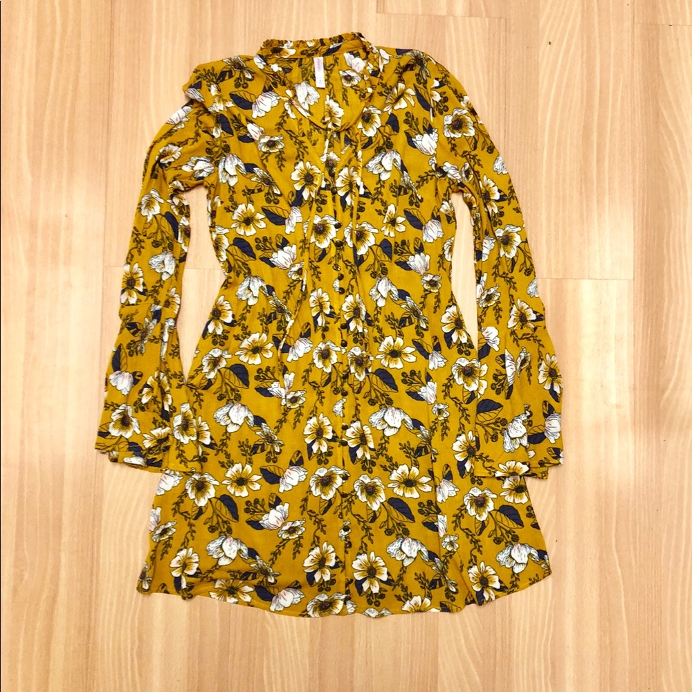 Absolutely Adorable Tunic-Style Dress - Picture 2 of 5
